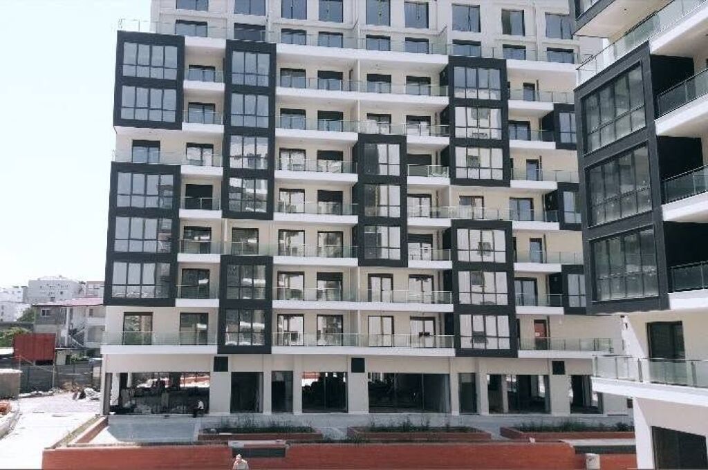 Shitet apartament 1+1 tek Rezidenca Alba