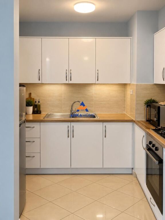 JEPET APARTAMENT ME QERA 1+1+BALLKON "PRANE PALLATEVE CABEJ, DERVENI" 45.000 LEKE