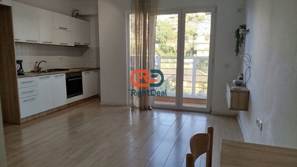Ne Misto Mame, Jepet Me Qira Garsoniere E Pershtatur Ne Apartament 1+1, Ideal Per Banim!!!