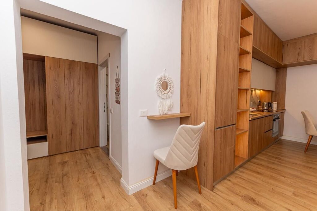 Shitet Apartament 1+1 te Shkembi Kavajes