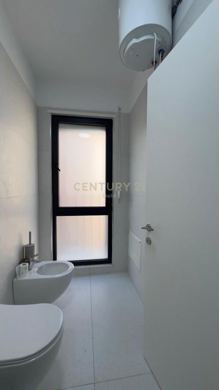 APARTMENT FOR RENT + PARKING SPACE AT THE ELECTRIC MARKET!! 700 € /Month