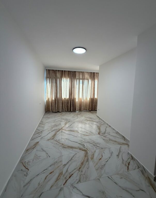 Jepet me qera 2+1 mobiluar ashensor Dritan Hoxha 60000 lek