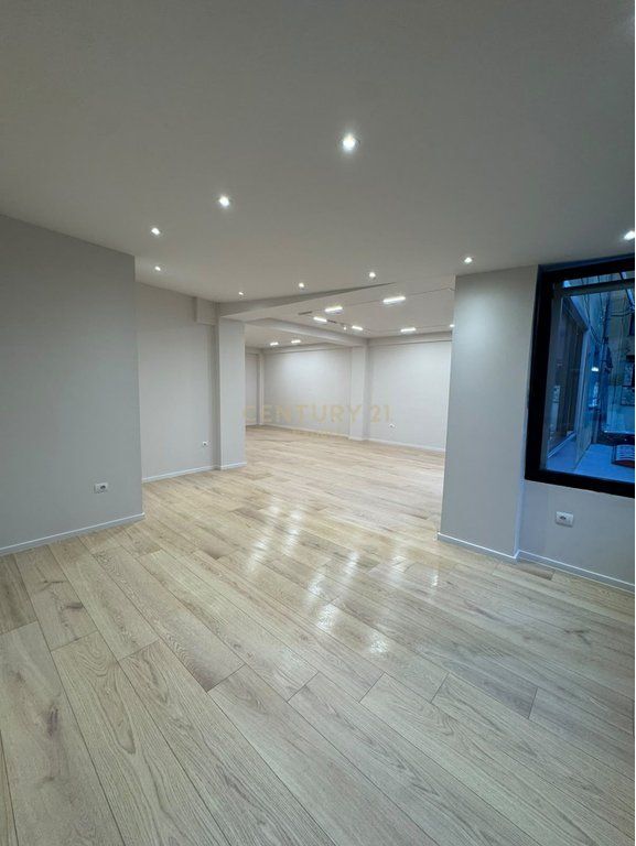 COMMERCIAL SPACE FOR RENT NEAR UET !! 890 € /Month 70,000 Lek /Month