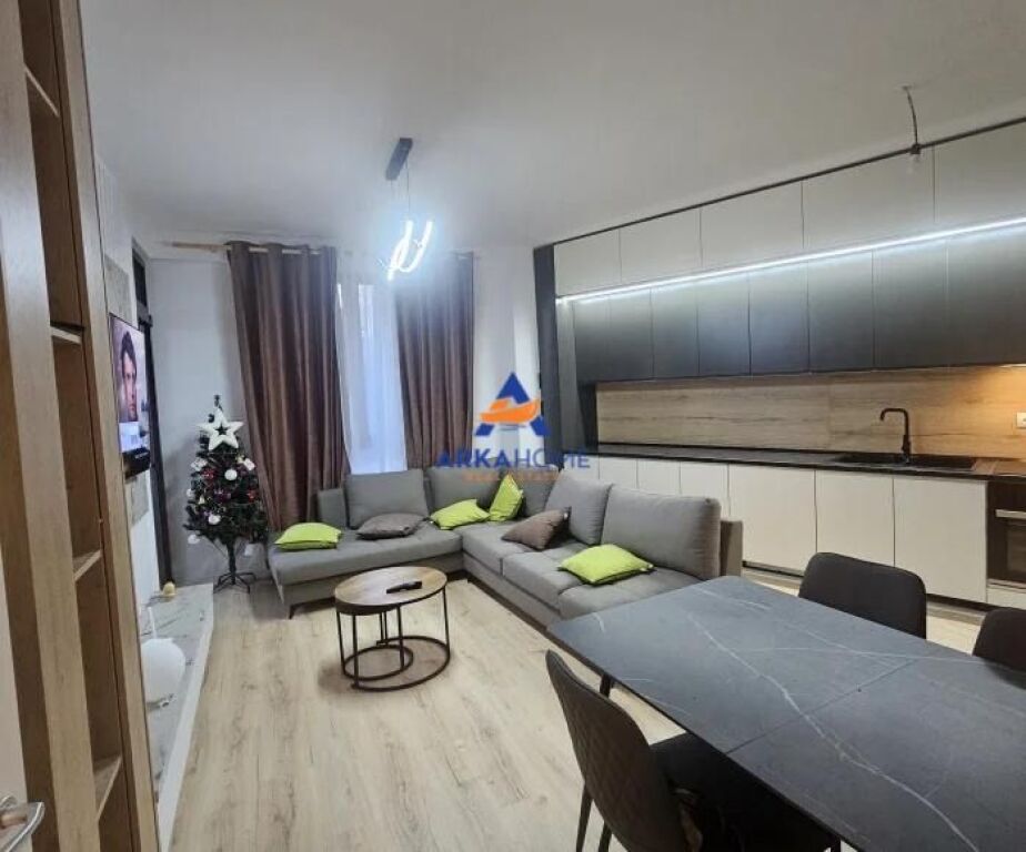 JEPET ME QERA APARTAMENT 2+1+ BALLKON "TEK KOPSHTI ZOOLOGJIK" 80.000 LEKE