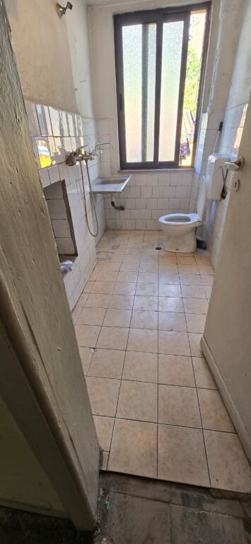 Shitet Ap 2+1 📌Rr Kavajes ( buze rruges kryesore - ngjitur me Tirana Garden Billding