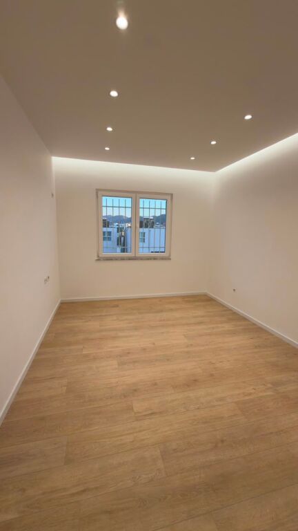 Apartament 2+1 per shitje tek 21 Dhjetori.