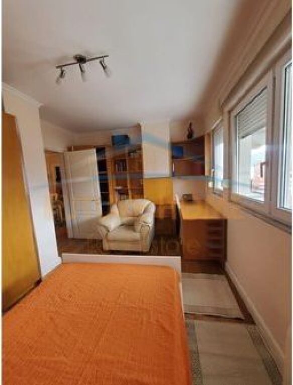 Qera, Apartament 2+1+2 , Tek Mozaiku , 21 Dhjetori/ALF74031