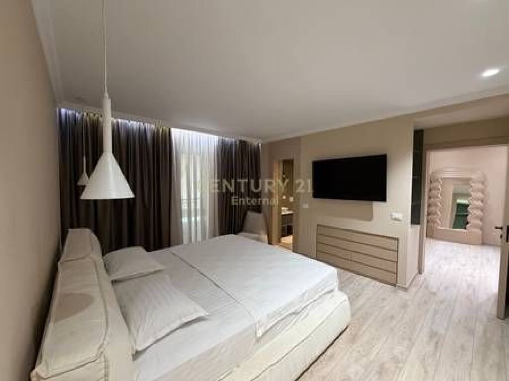 Apartament 3+1+2poste parkimi tek Nobis per Qira