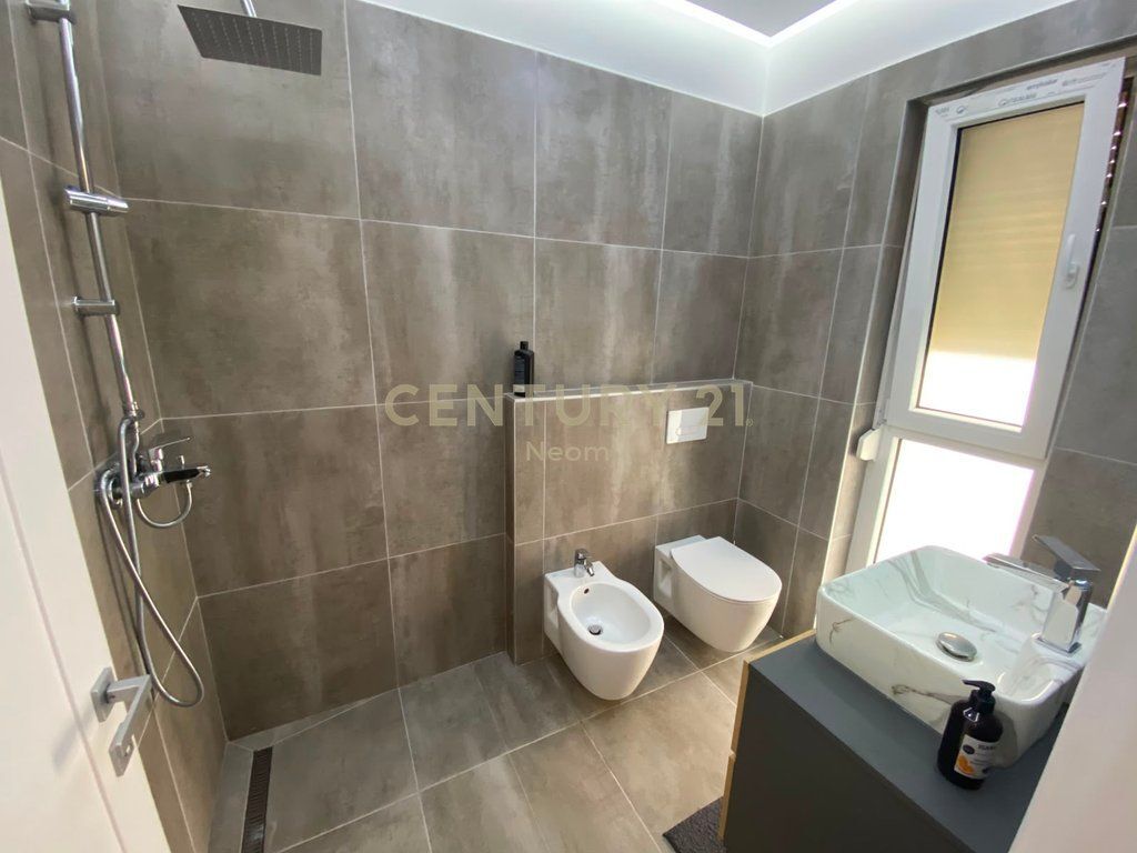 Jepet me Qira Apartament 2+1+2 tek Rezidenca Park Life 1,200 € /Muaj