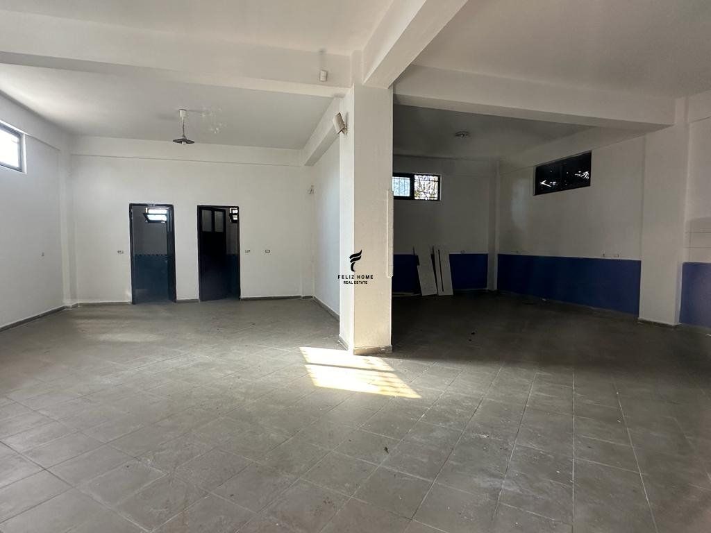WAREHOUSES FOR RENT 220 M2 LAPRAKE 70,000 LEKE FH-92865