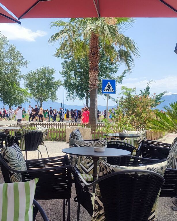 Jepet me qera mujore garsoniere në lungomare