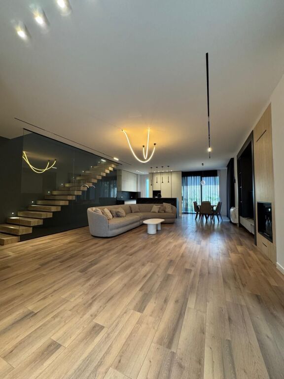 🏡 VILË EKSKLUZIVE PËR QIRA ✨ 📍 Rezidencë Premium pranë TEG