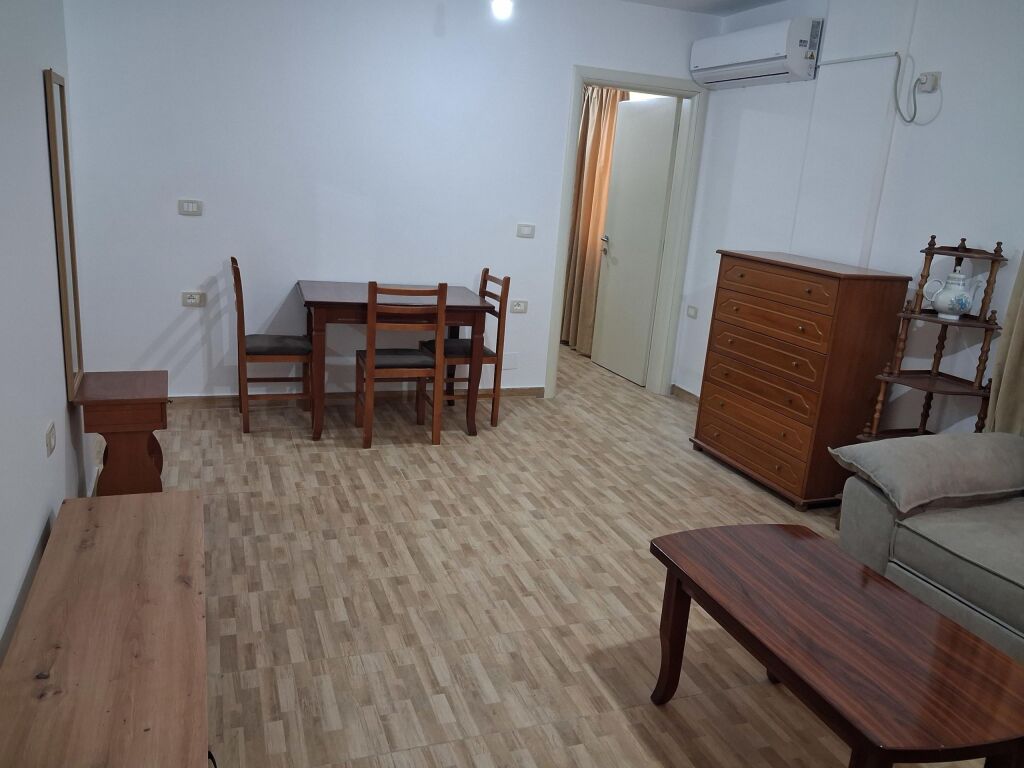 Qera | Vilë 2 + 1+parkim | Kodra E. Priftit | 400 €/muaj