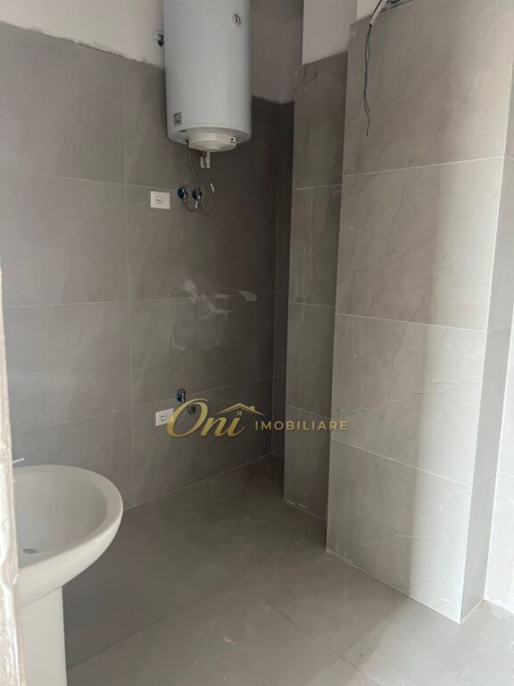PASKUQAN,JEPET APARTAMENT PER QERA 2+1