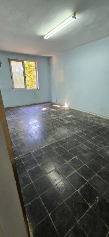 Shitet Ap 2+1 📌Rr Kavajes ( buze rruges kryesore - ngjitur me Tirana Garden Billding