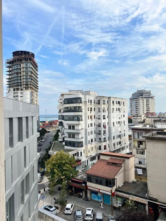 Jepet Apartament 1+1 per Qera , prane Tatimeve, Durres!