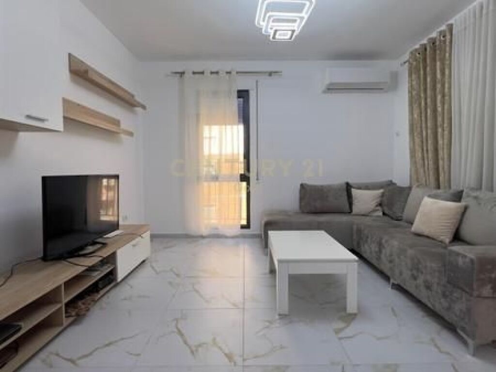 JAPIM ME QIRA APARTAMENT  POST PARKIMI TEK TREGU ELEKTRIK!!