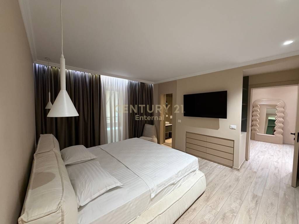 Apartament 3+1+2poste parkimi tek Nobis per Qira 3,300 € /Muaj 300,000 Lekë /Muaj