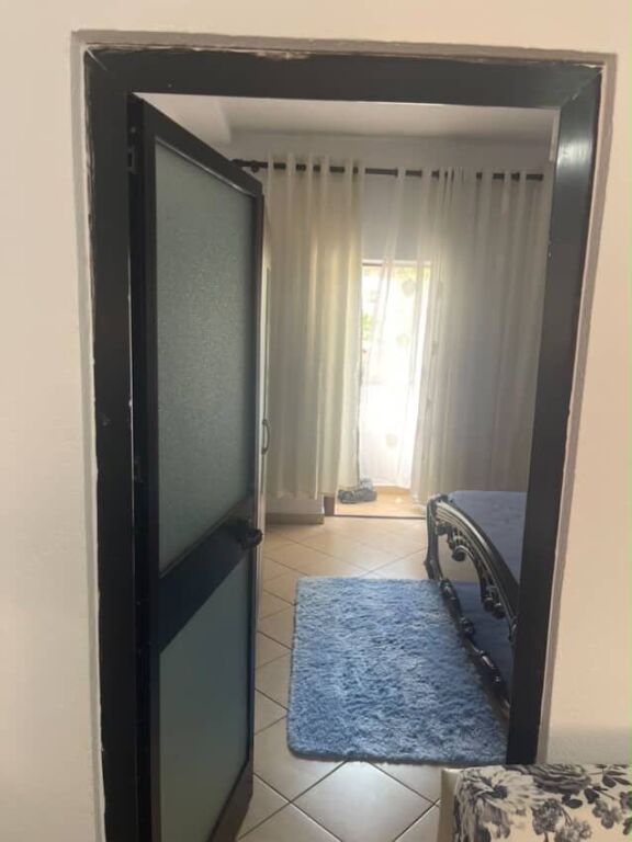 Apartament 1+1 per qera prane Fakultetit te Mjekesise !