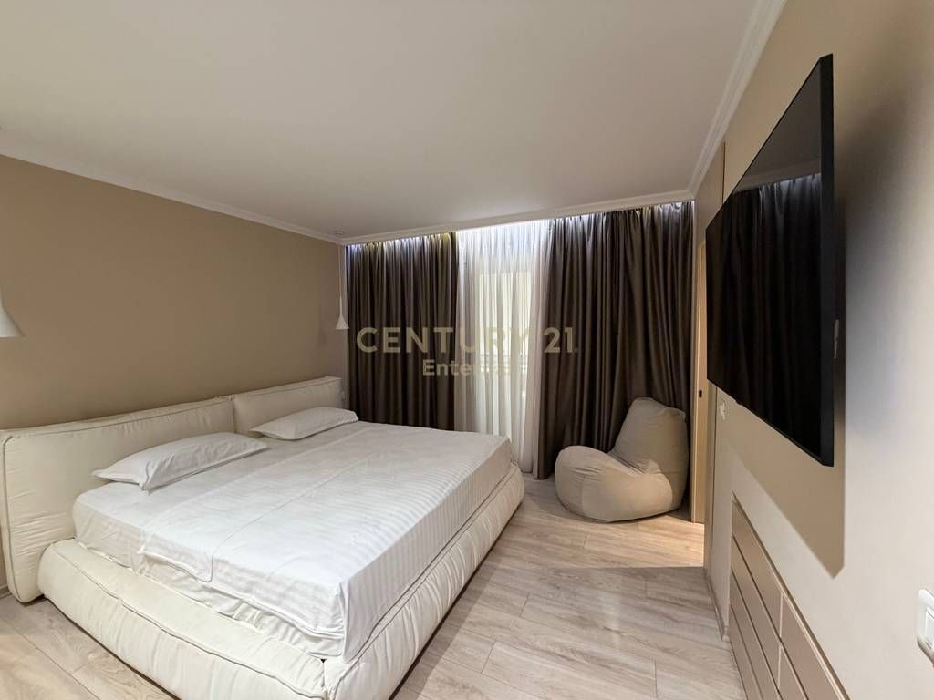 Apartament 3+1+2poste parkimi tek Nobis per Qira 3,300 € /Muaj 300,000 Lekë /Muaj