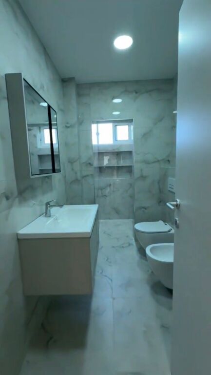Shitet Apartament 2+1 ne Durres