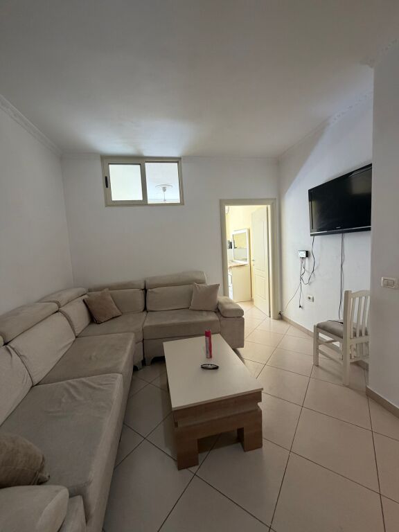 For rent apartment 2+1 rrota kuqe plazh