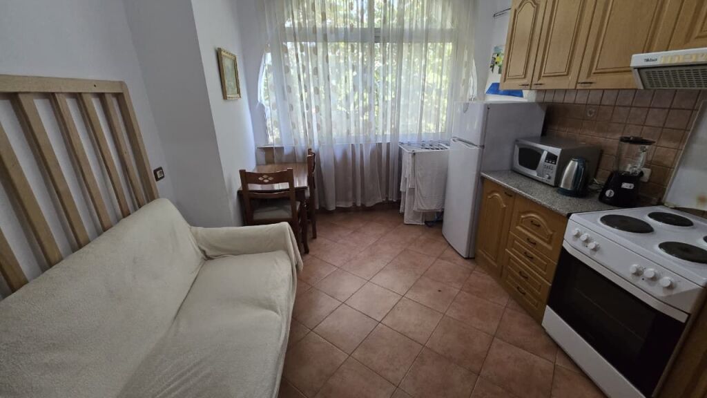 Apartament me qera 2+1 perballe Tajvanit  ID 5532