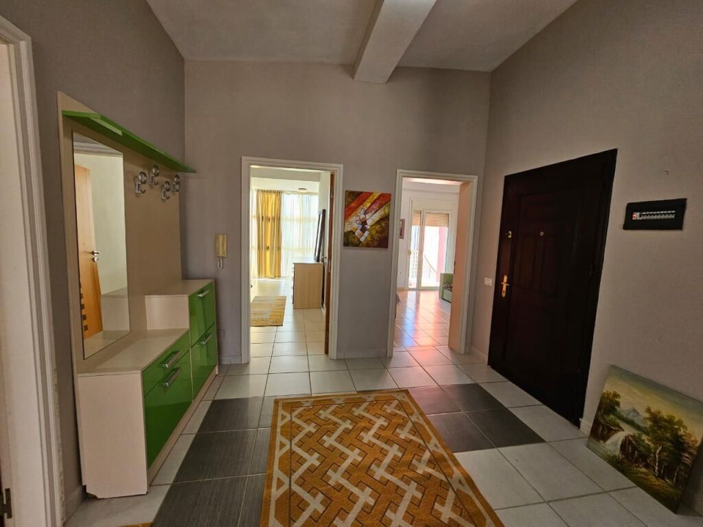 APARTAMENT PER SHITJE NE GOLEM 2+1+2