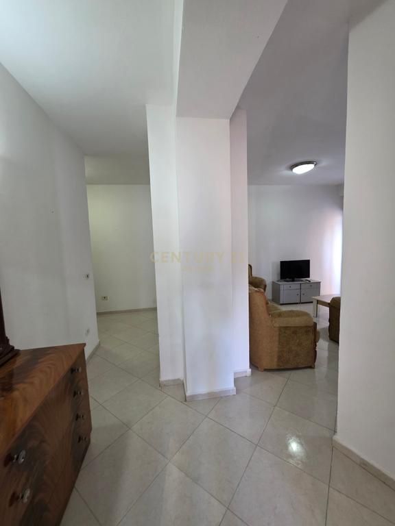 SHITET APARTAMENT 1+1 NE PORCELAN MBRAPA (U.E.T)