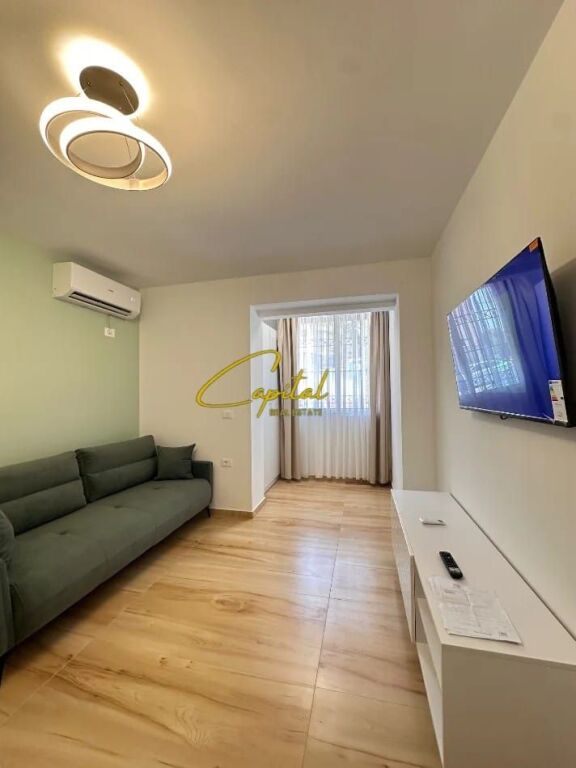 APARTAMENT ME QIRA 1+1 ISH TRGEU ELEKTRIK 50.000 LEKE