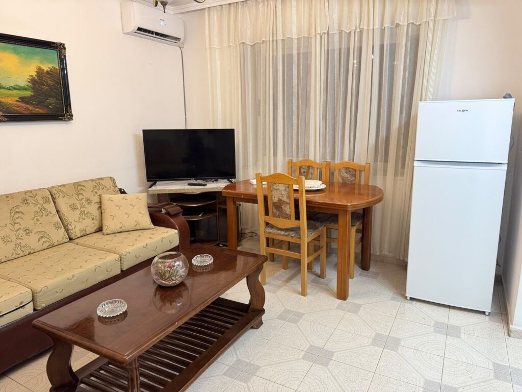 Jepet me qera apartament 2+1 Kati 2, Myslym Shyri prane Karburantit , 60.000 Leke