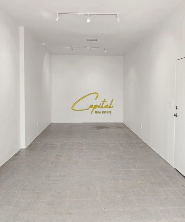 SHOP FOR RENT 24 M2 DURRES STREET 30,000 LEKE