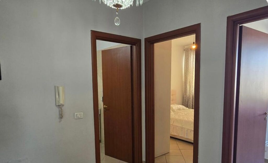 Apartament 3+1 ne shitje , Perballe Delijorgjit !