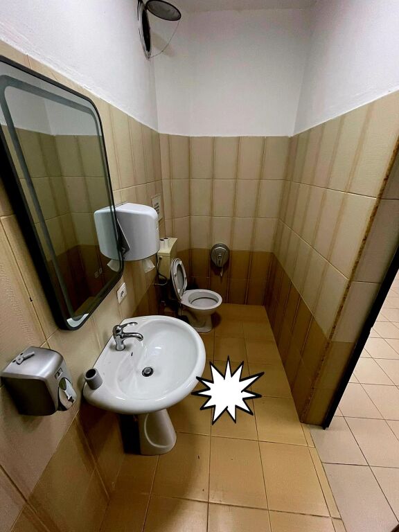 Jepet zyre me qera, Pazari i Ri