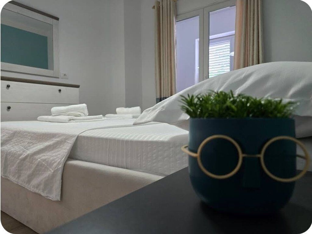 SHESHI WILLSON, APARTAMENT 1+1 ME QIRA!