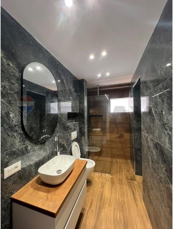 Apartament 3+1 me qira te Medrese, Rruga e Dibres