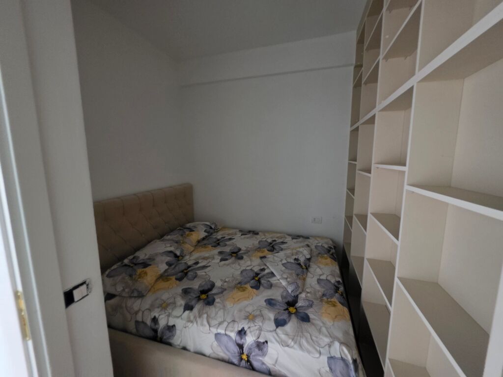 🏡 Apartament 2+1 me qera  📍Astir, Kompleksi Urban Gate  💰 Çmimi: 50.000 Lekë / Muaj (administrimi i përfshirë)  