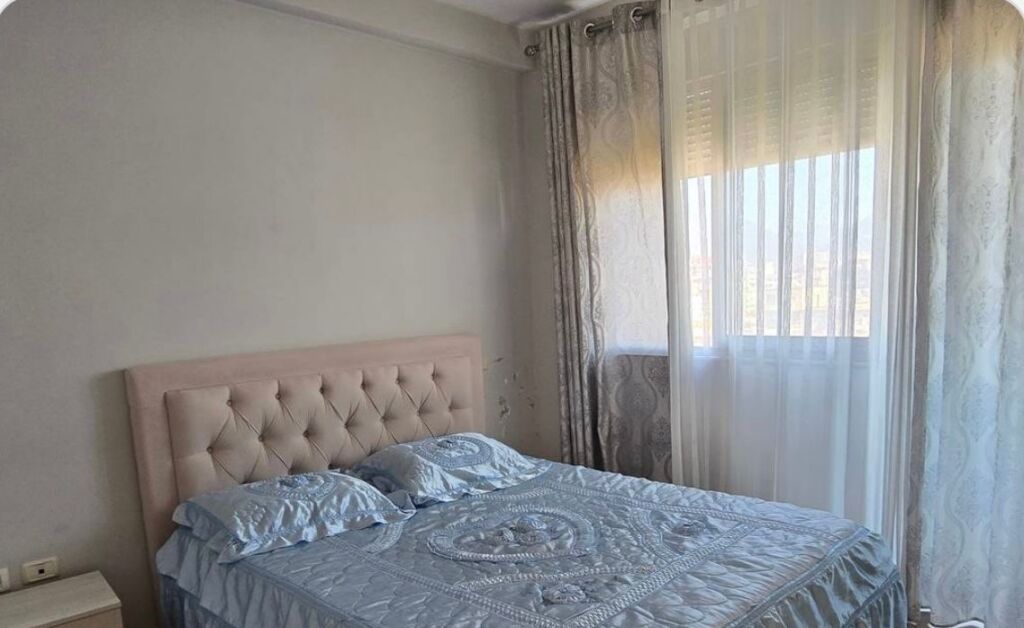 Apartament 3+1 ne shitje , Perballe Delijorgjit !