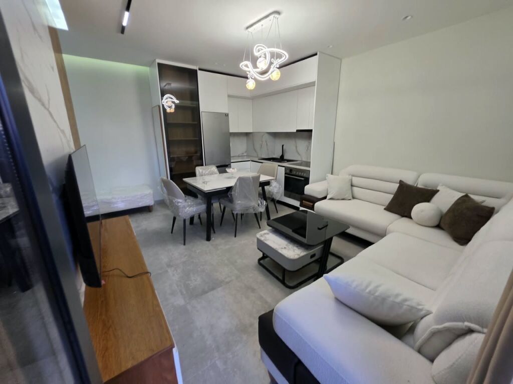 🏡 Apartament 1+1 me qera  📍 Rruga e Dibrës, pranë njësisë numër 8    💵 Çmimi: 70.000 Lekë/Muaj