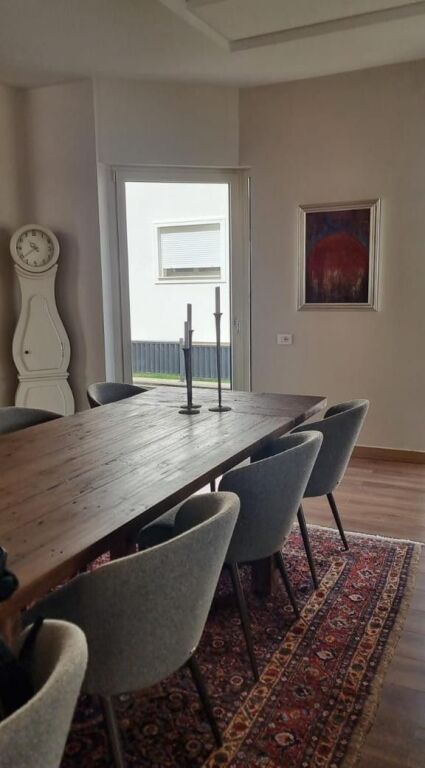 📌JEPET ME QIRA – VILË LUKSOZE NË TEG 🏡