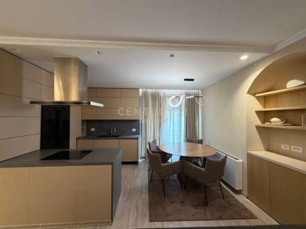 Apartament 3+1+2poste parkimi tek Nobis per Qira