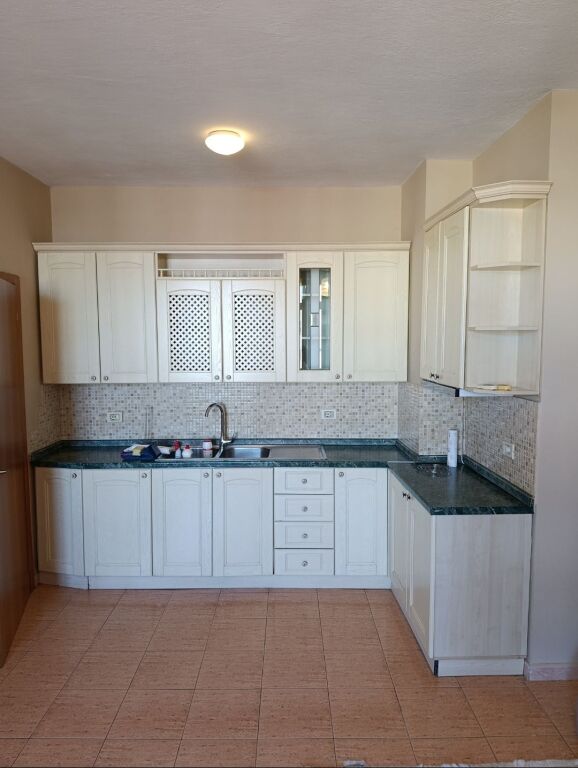 Affitto | Apartament 1 + 1 | Rruga Fortuzi | 600 €/mese