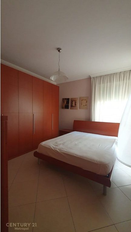 For rent 2+1 Paris Commune