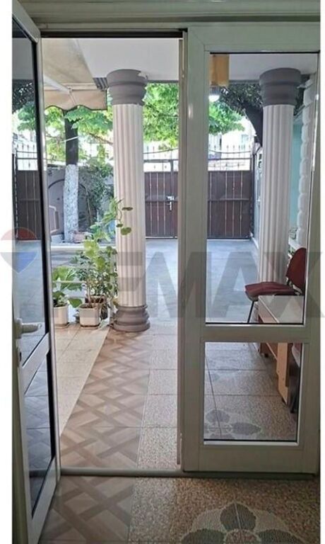 Vilë - Për Qira - Shkolla e Bashkuar, Tiranë(ID: 530191074-200)