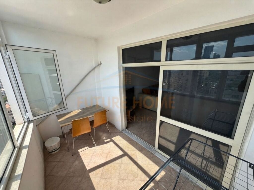Qira, Apartament 2+1+2, Bulevardi Zogu I, Tiranë.