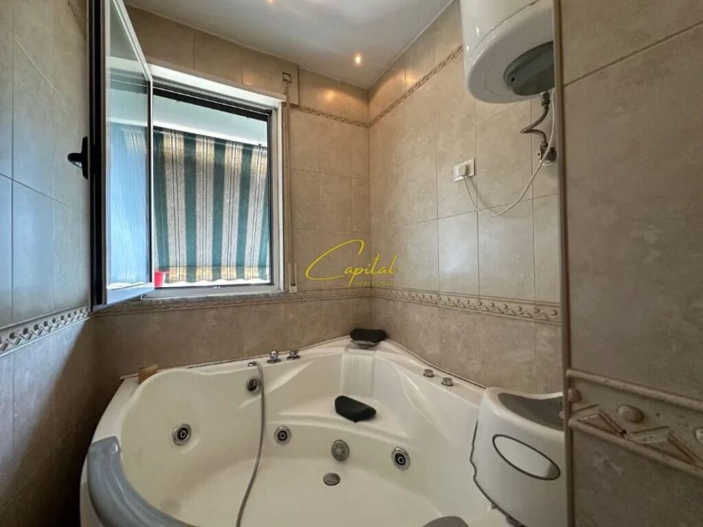 APARTAMENT ME QIRA 2+1+2 KOMUNA E PARISIT 870 EURO