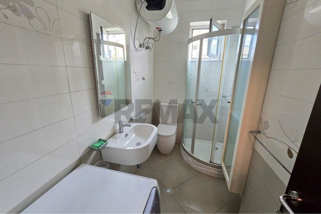 Shitet - Apartament 2+1 tek ATSH