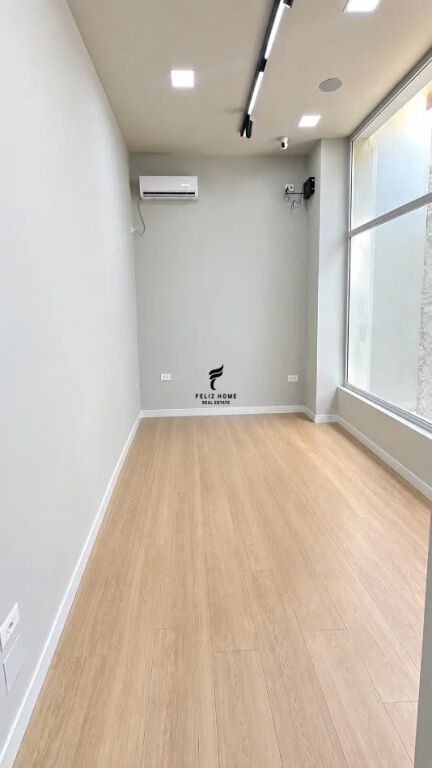 DYQAN ME QERA 25 M2 RRUGA E BARRIKADAVE 65.000 LEKE FH-92719