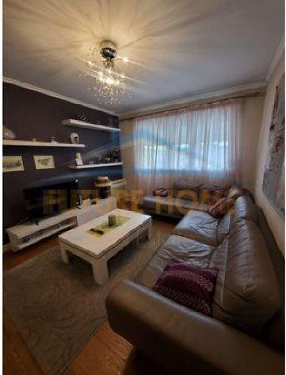 Qera, Apartament 2+1+2 , Tek Mozaiku , 21 Dhjetori/ALF74031