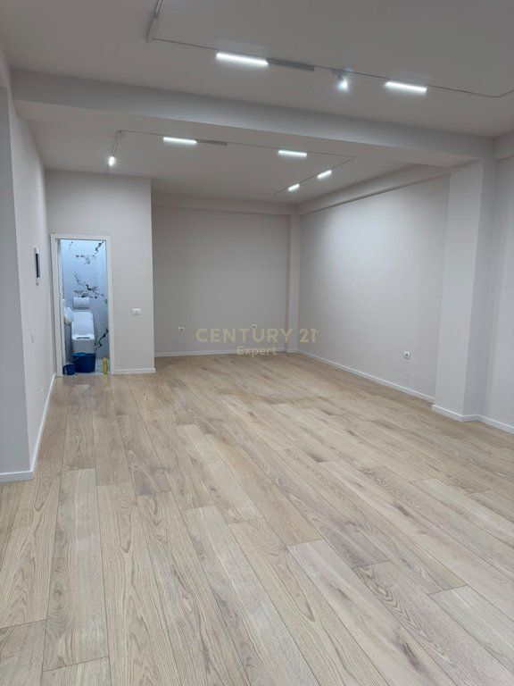 COMMERCIAL SPACE FOR RENT NEAR UET !! 890 € /Month 70,000 Lek /Month